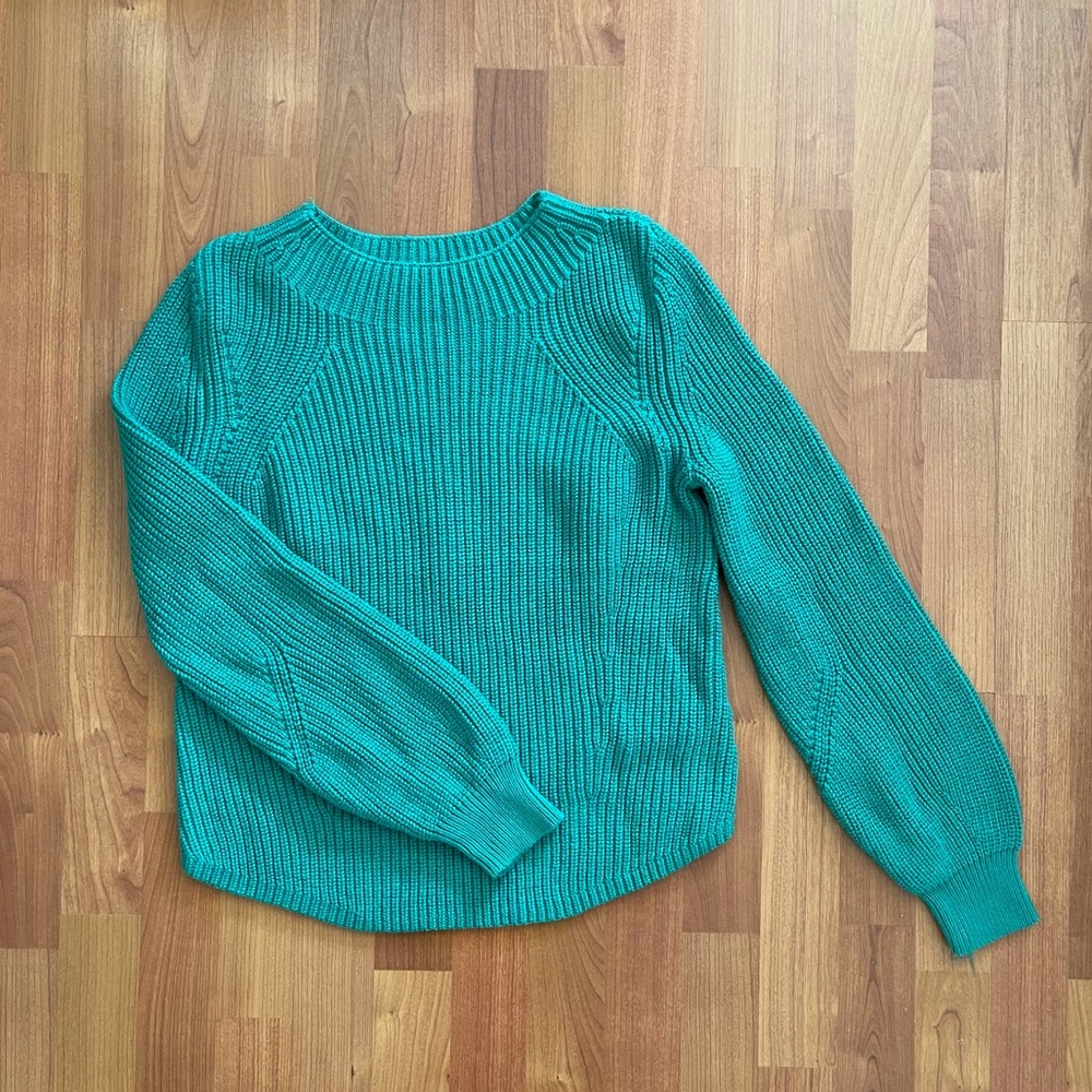GAP Kelly green belle sleeve sweater